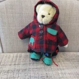 Vintage Muffy VanderBear - All Spruced Up - The Adirondack Collection. North Ame